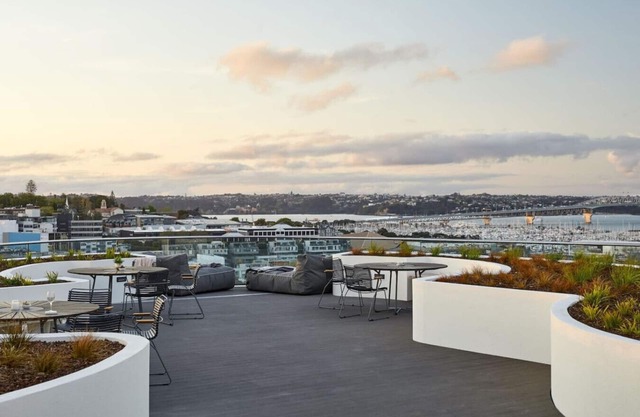 Amazing Grace Apartment with Heatpump and Carpark