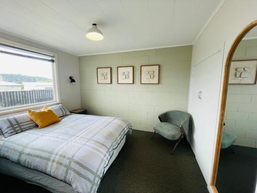 Beach Apartments at Flaxmill Bay Motel