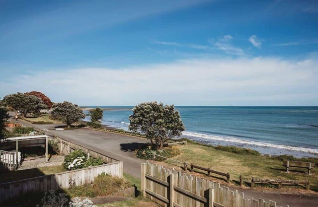 Beachfront Apartment with Stunning Views
