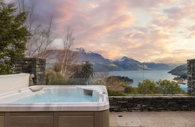 Belfast Retreat - Views & Spa Pool