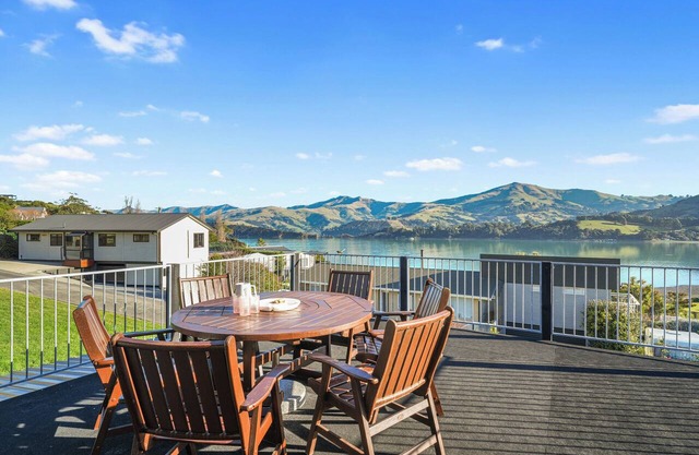 Belle Vue - Akaroa Holiday Home