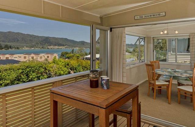 Breakaway - Tairua Bach