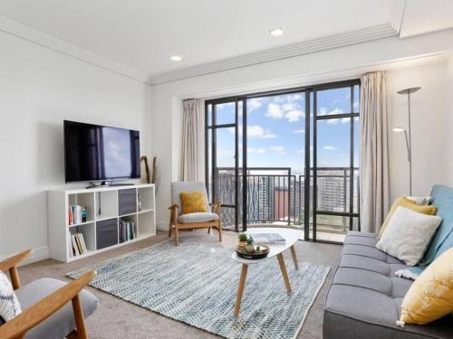 Bright 1 Bedroom Beauty with Balcony Zodiak Stays