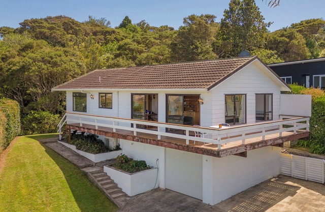 Centennial Seascape - Whitianga Holiday Home