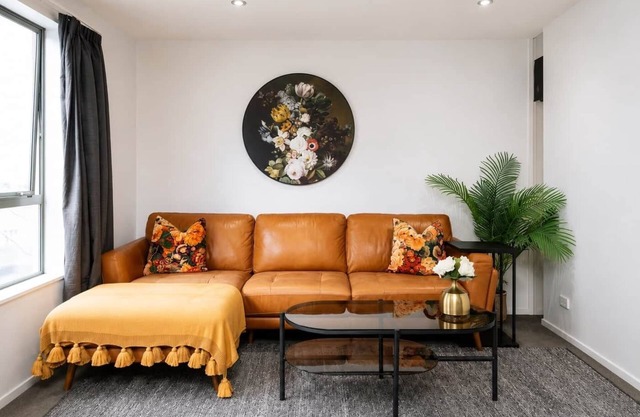 Central Apt | Walk Te Pae + Parking