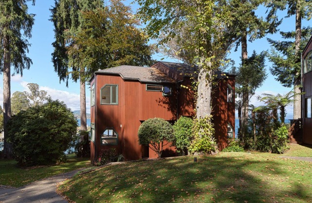 Chalet 4, The Retreat - located within a private lakefront estate