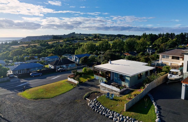 Classic Charm | Sea & Mountain Views