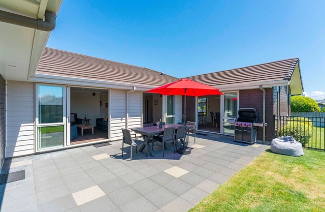 Delight in the Dell - 2 mins to lake