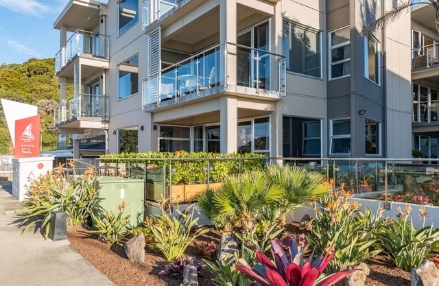 Edgewater Palms Apartments
