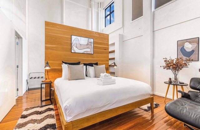 Ensuite room in unique K Road Apt. Zodiak Stays