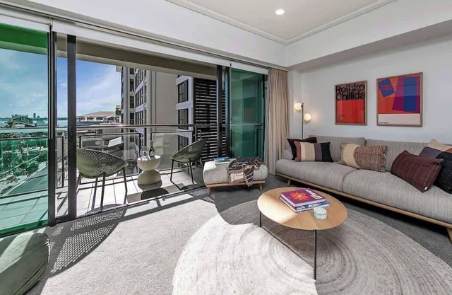 Fabulous City Apartment with Stunning Ocean Views