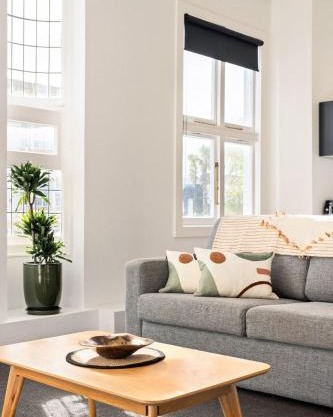 Fresh 1BR Apt Middle of CBD