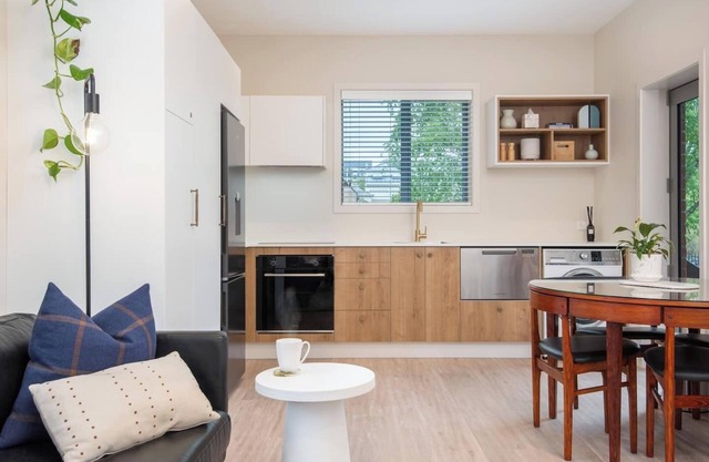 George Little: Stylish, Peaceful & Convenient