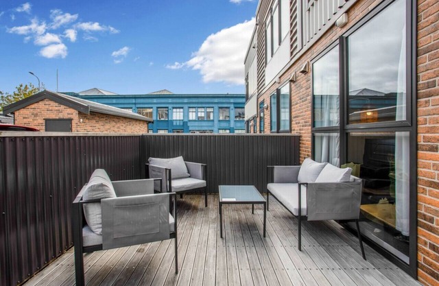 Glen's Townhouse with Parking and Wi-Fi