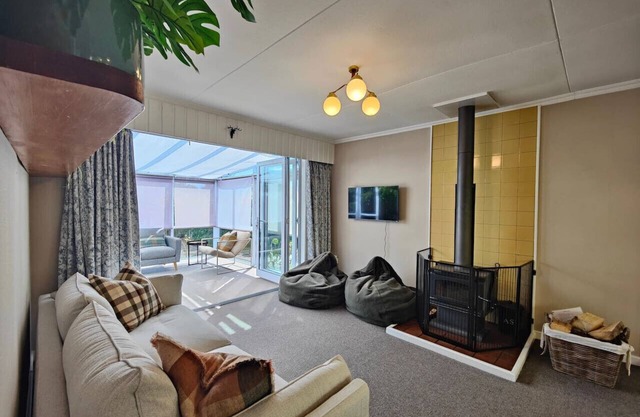 Happy Days and Relaxing Stays