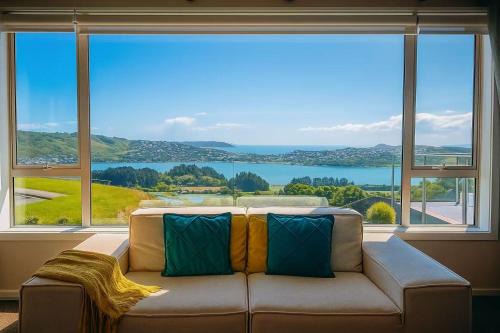 Hilltop Ocean Hideaway - Aotea Wellington