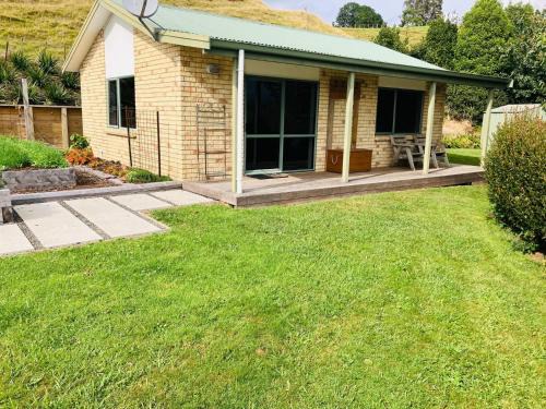 Homely Cottage with Views