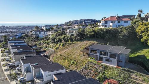 Horizon View Retreat - Nelson Holiday Home