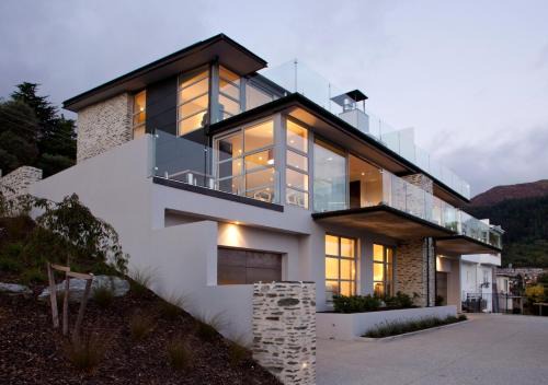 Kakara Moana by MajorDomo - Lake Views & Spa Pool