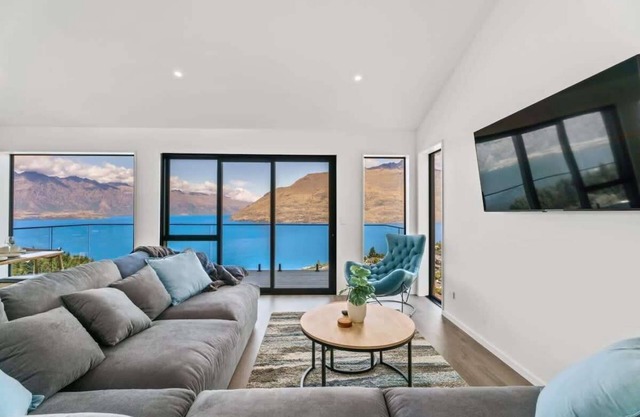 Lakeview Paradise On Wynyard, NEW, 4 Bedroom