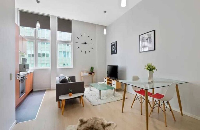 Lively and Stunning Central Apt by Zodiak Stays