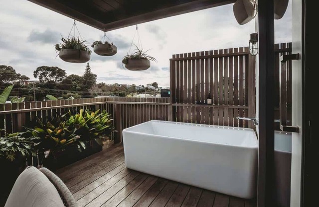 Luxurious Central City Retreat