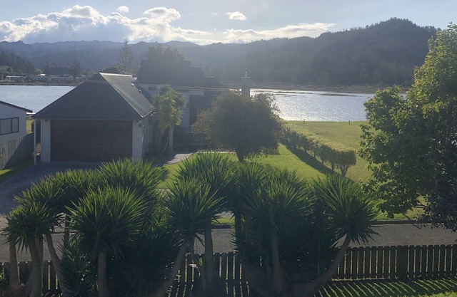 MAIN MAGIC - TAIRUA HOLIDAY HOME, family friendly in Tairua