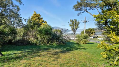 Maison Pierre Rouge - Duvauchelle Holiday Home