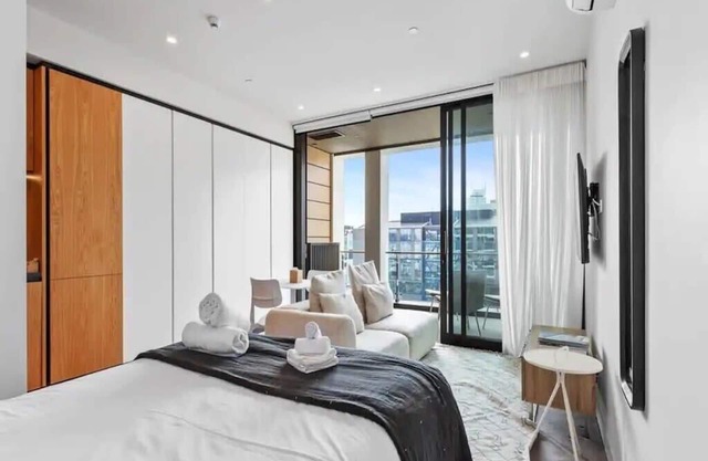 Modern Studio in Wynyard Quarter by Zodiak Stays