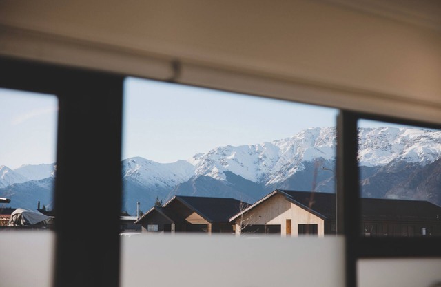 Modern Vista - Lake Hawea Holiday Home