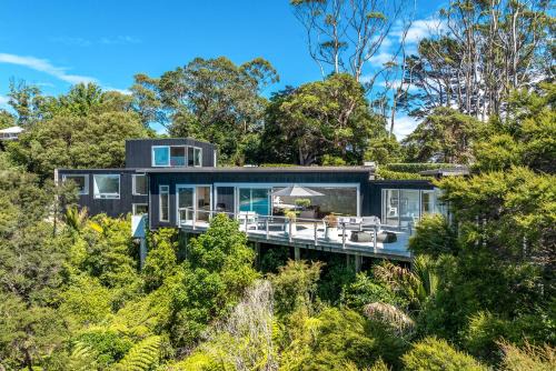 Onetangi Luxury - Be My Guest Waiheke