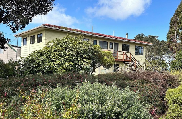 Only 80 minutes from Auckland! Peaceful & restorative Awhitu Peninsula retreat.