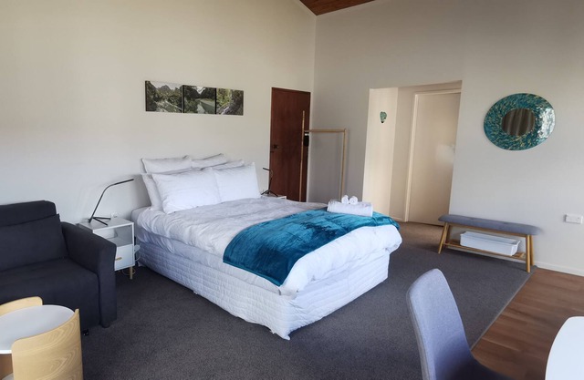 Private studio close to town sporting venues and attractions. Cafe round corner