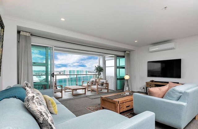 QV Stays Spacious Waterfront 2 Bedroom Apartment