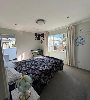 Room in Epsom