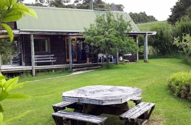 Ruru Cottage - cosy native forest hideaway