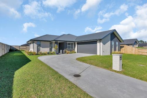 Serendipity - One Tree Point Holiday Home
