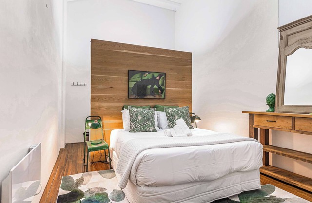 Spacious room in the heart of K Road!