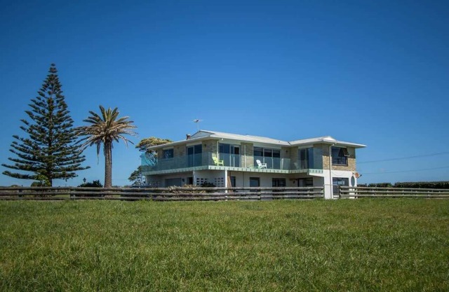 Spacious Waterfront Apartment in New Plymouth