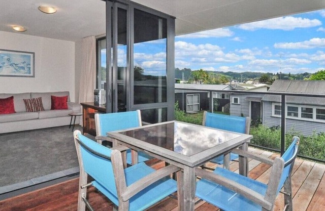 Spectacular Apartment with Spa pool, Heated Swimming pool, Private Decks & some
