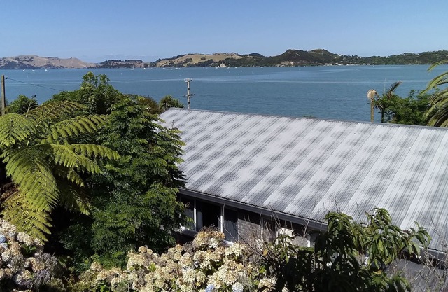 Stunning Harbour/Island Views - Spacious Open Plan Living.