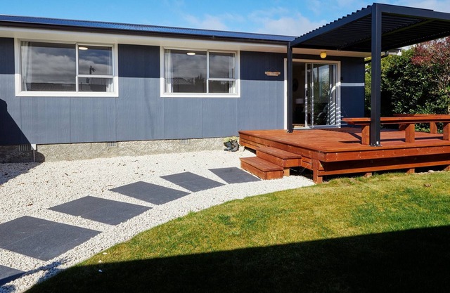 Sunset Hideaway - Kaikōura Holiday Home