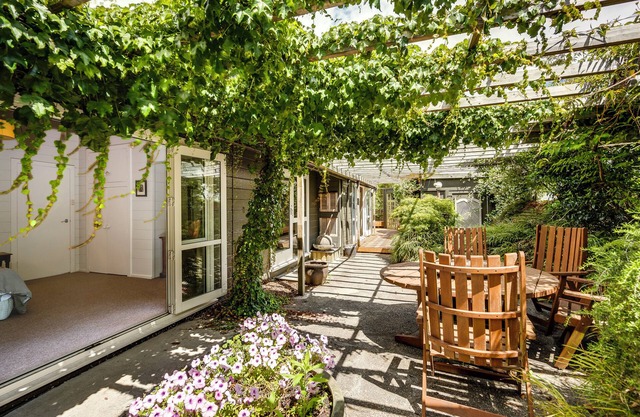 Village Life - Havelock North Retreat