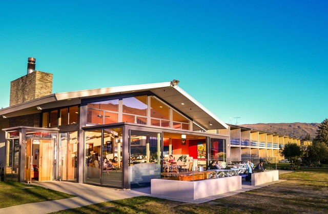 Wanaka Hotel