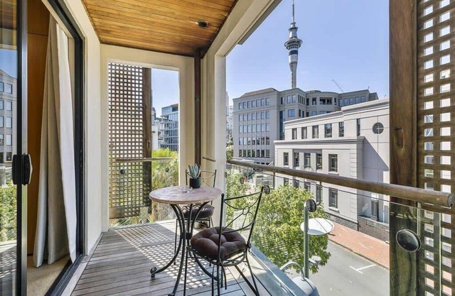 Waterfront Beauty with Parking by Zodiak Stays