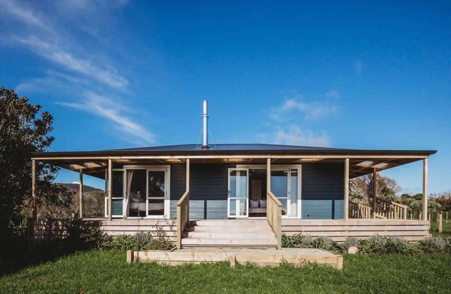 Weld Cottage near Tataraimaka Beach