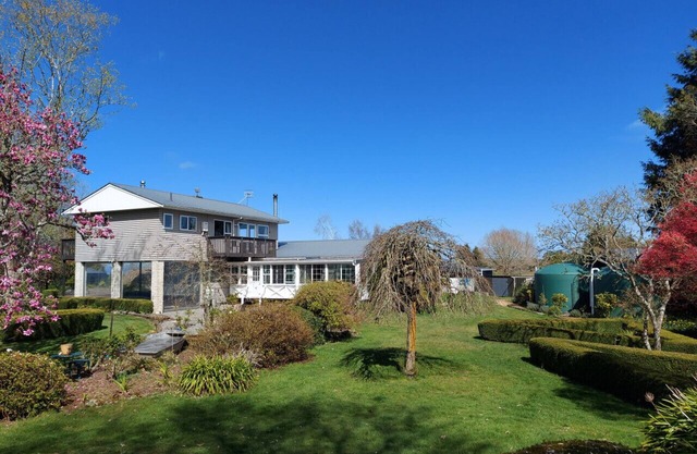 Whakaroa Retreat – Spacious Garden Getaway Near Taupo