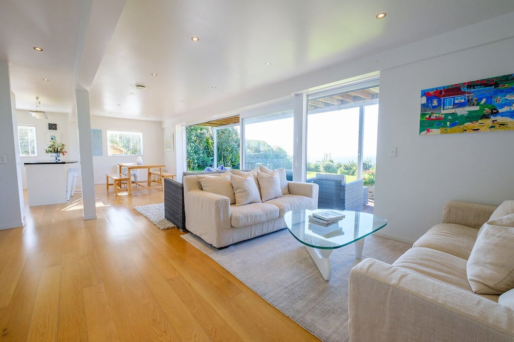 Ostend House | Palm Ridge - near Onetangi & Palm Beach