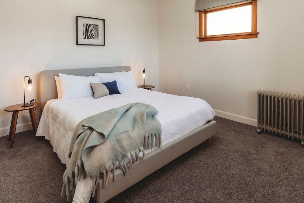 New Plymouth Cottage | Vivian Cottage Central City