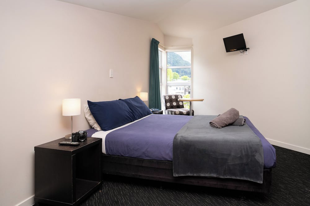 Queenstown City Centre Hostel | Haka House Queenstown